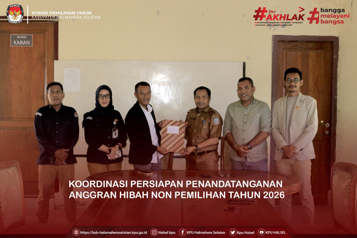 KpuHalsel's tweet photo. #TemanPemilih, KPU Kabupaten Halmahera Selatan melaksanakan kunjungan koordinasi ke Badan Kesatuan Bangsa dan Politik (Kesbangpol) Kabupaten Halmahera Selatan dalam rangka membahas persiapan anggaran dana hibah non tahapan Tahun Anggaran 2026.

#KPUMelayani
#KPUHALSEL
#KPURI https://t.co/BrPZBK0pxs