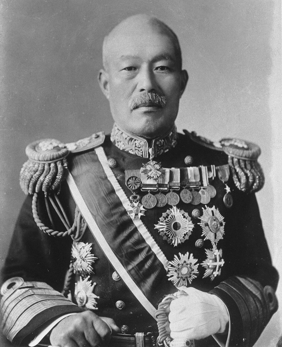 Hiro_Uniforme's tweet photo. 日本軍の将官だと、皇族でもない限りレジオン・ドヌール勲章はグラントフィシエ（勲二等相当）までの人が多いから再現はしやすくはなるかな。 https://t.co/clw0YSXYeS