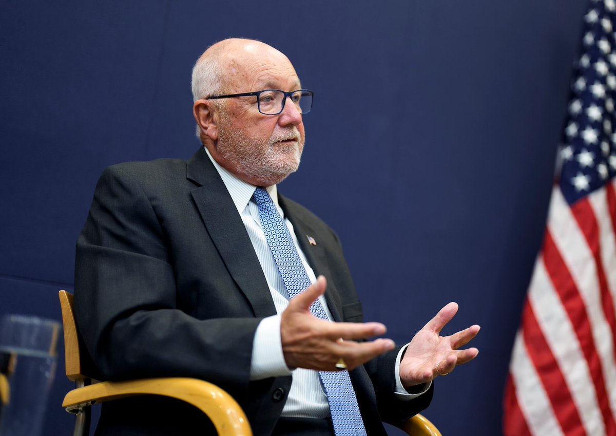 Fuzzy110's tweet photo. Carney offered to double oil exports to U.S. as part of potential deal, Hoekstra says https://t.co/8EivGFGdyG https://t.co/TtQkdWeQBD