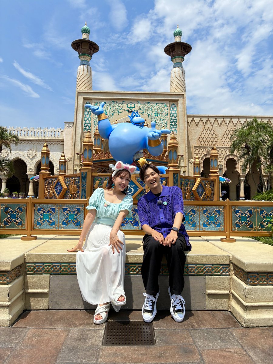 AyakaHirahara1's tweet photo. 東京ディズニーシー、開園25周年！

ミュージカル界のミッキーマウス
芳雄と行ってまいりました。

乗り物に乗りながら歌ったり
ミッキーご本人にお会いしたり。

帝劇クルーズの仲間たちにも
お土産を買いました。

もうひとりの船長が
想像以上に喜んでくれて
とっても可愛かったです。

明日7月22日(水)
フジテレビ系「#ノンストップ！」
午前10時05分ごろ放送予定

ぜひ、ご覧ください！

#井上芳雄 #平原綾香 #ディズニー