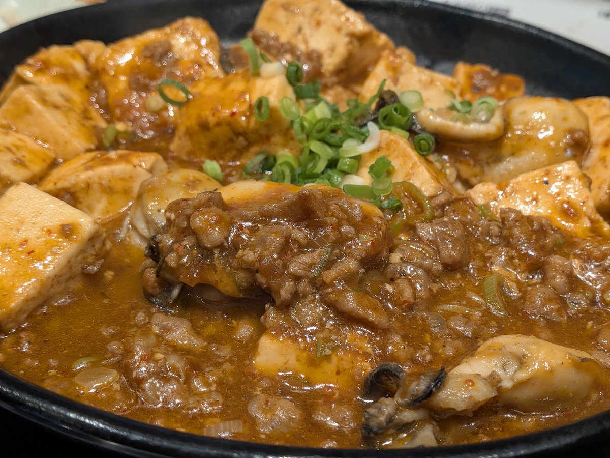 echigoya_pop's tweet photo. 皆さん、ご飯大盛で頼んでましたが、
おかずのボリュームで僕は腹パンで頼めず🤣

お店で一緒に頼めるサッポロクラシックか、北の勝と合わせても止まらない危険なヤツでした

でも、次回お腹を空かせて
夏季限定
冷やし肉おろしぶっかけ
を麺大盛、ミニかき揚げ丼にかき揚げトッピングに挑戦したい https://t.co/6VedMPOH2C