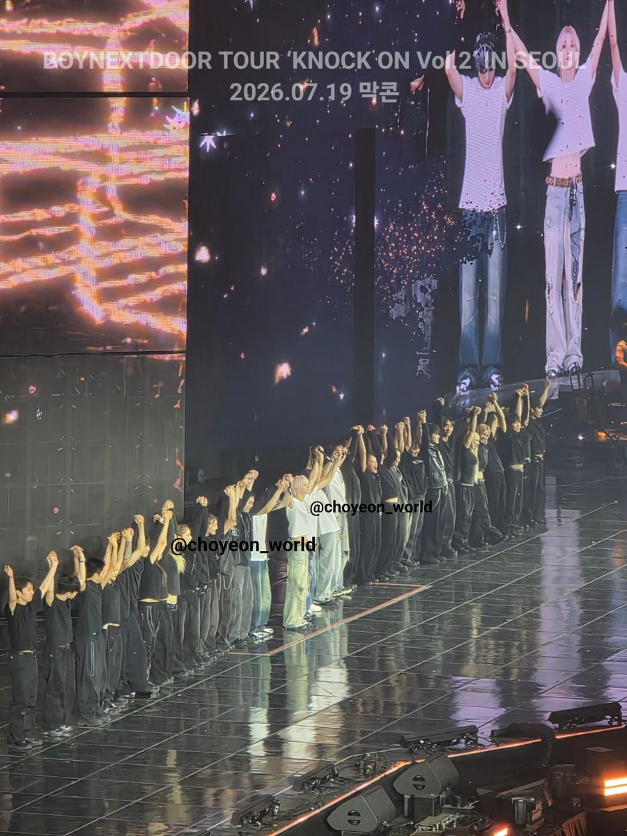 choyeon_world's tweet photo. #보이넥스트도어 #보넥도 #콘서트
자리가 너무 안 좋아서 울트라 빌렸어요 !!
처음 써봐서 사진과 영상을 다 날려버렸네요 ㅠㅅㅠ
그래도 잘 나온 게 조금이라도 있으니 !!
행복합니당 !
다음에는 더 연구하고 좋은 플로어석 가서 잘 찍고 싶은 욕심도 있어요 !!
감사합니다 ! ㅎㅎ
@cherryshumarket https://t.co/a6iMRNsAWx