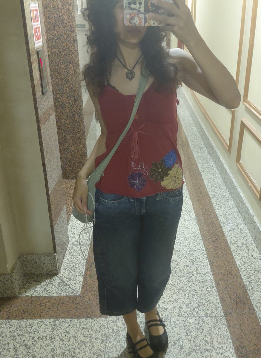 arcofdoves's tweet photo. having a phone camera like this is humiliating me https://t.co/QTIfz6Vp8L
