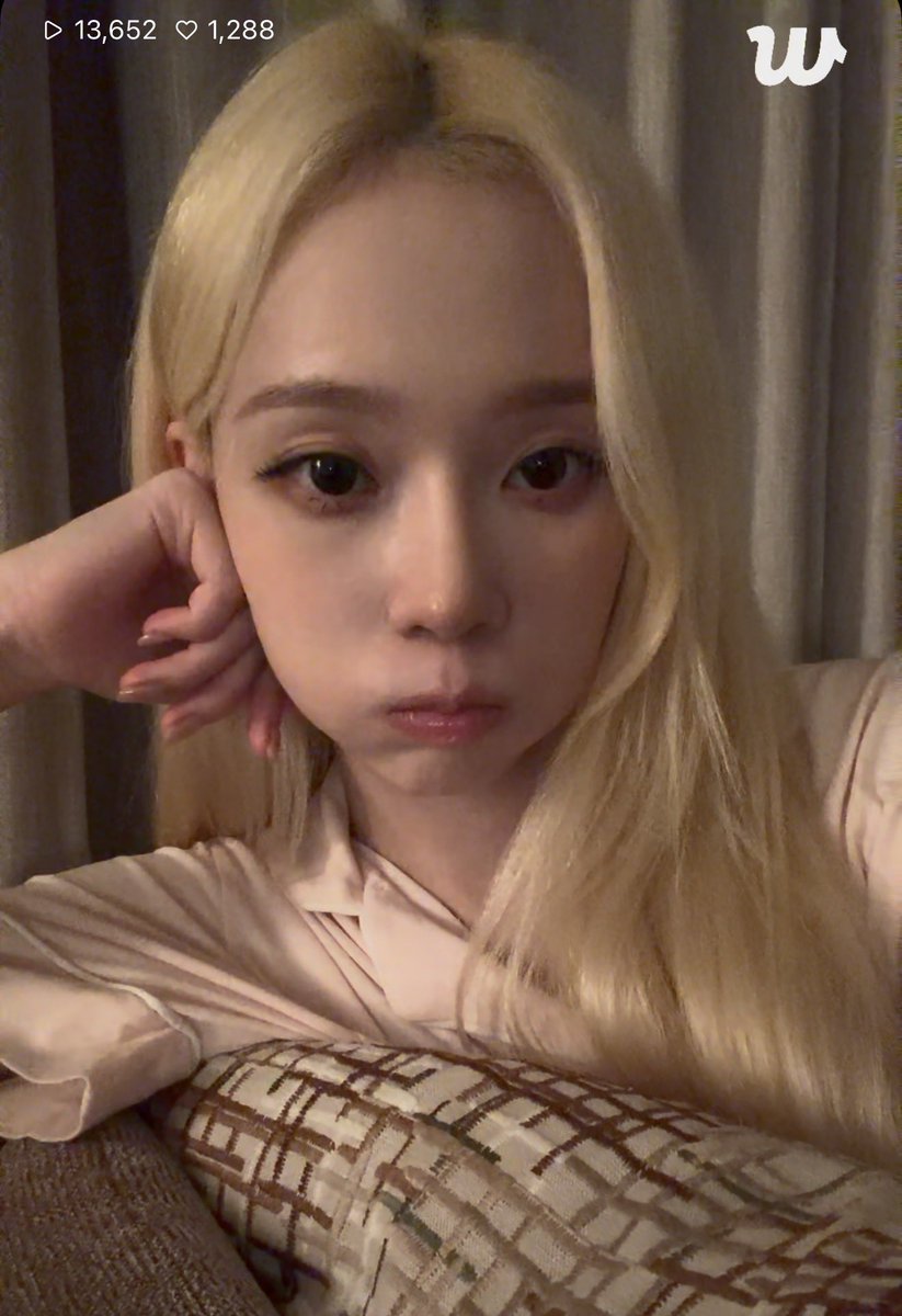 mjkmwntr's tweet photo. WINTER is live on Weverse! 

#윈터 #에스파 https://t.co/JjOhpykVzC