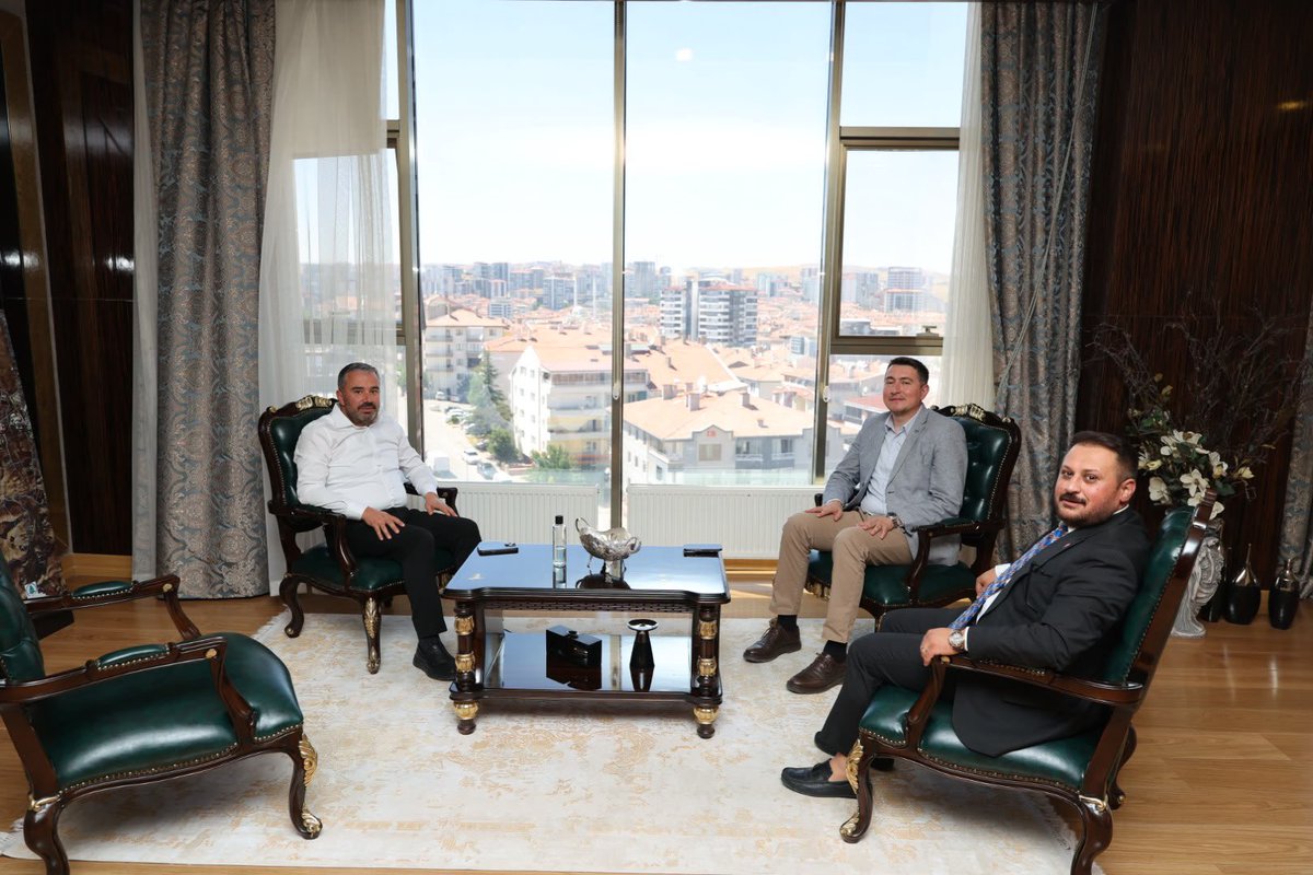 Ertugrulcetin06's tweet photo. Ankara TÜGVA İl Temsilcisi Sayın Oğuzhan Tunca’ya nazik ziyaretleri için teşekkür ederim.
#Pursaklar #Salı https://t.co/wFPXAV4vGA