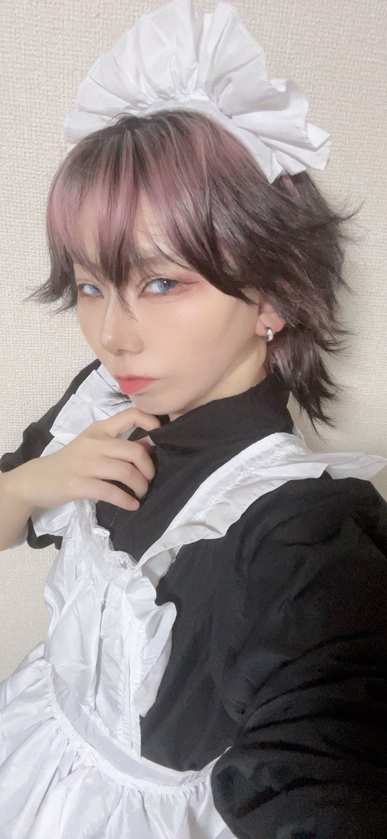 daifuku_umaizoo's tweet photo. ⚠️Cosplay/コスプレ⚠️

創作メイド♂
※宅コス

ピンクなのに全く可愛くないメイドに仕上がりました。

萌え萌えきゅん🫶 https://t.co/vd1coL5cti