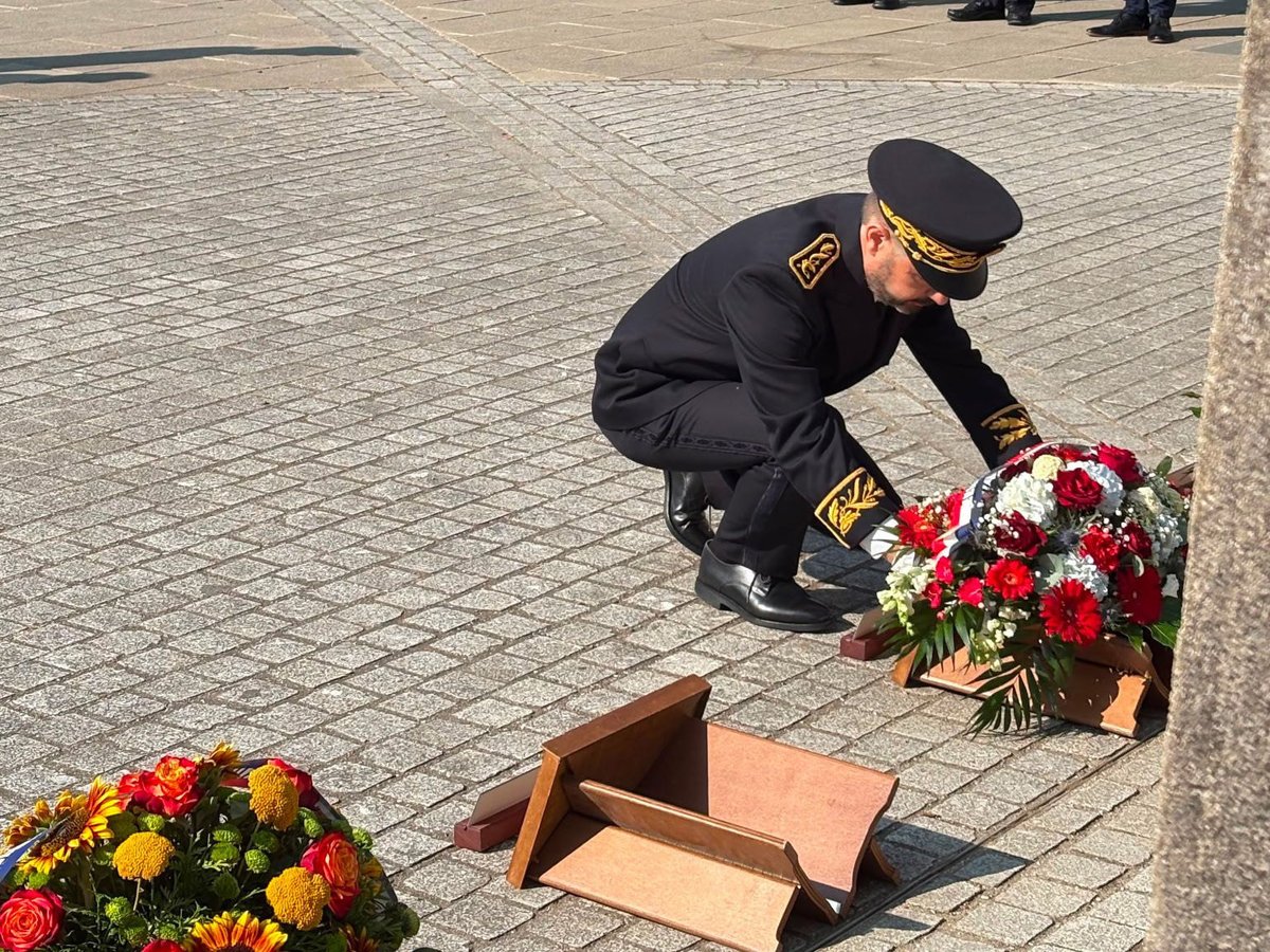 PrefetVendee's tweet photo. #cérémonie | À l’occasion de la Journée nationale à la mémoire des victimes des crimes racistes et antisémites de l’État français et d’hommage aux « Justes » de France, cérémonie d’hommage  présidée par Éric Laffargue, Secrétaire général adjoint, représentant Monsieur le Préfet de la Vendée, en présence des autorités civiles et militaires, des élus locaux et des associations patriotiques.

🕊 Un moment de recueillement pour se souvenir de ceux qui ont sauvé des Juifs durant la Seconde Guerre mondiale.