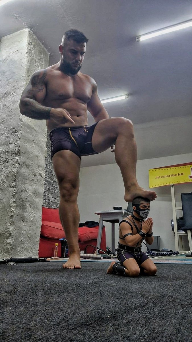 SirKenzo2's tweet photo. That's the size difference between Me and you. You're such a good slave ! 🤑
https://t.co/YpMC9Ftvsk

#cashmaster #cashfag #malefeet #gayfootfetish #footgod #alpha #paypig #feetworship #tribute #loser #humiliation #findommaster #findom #obeyme #serveme #cashcow https://t.co/QtO8VZRL7p
