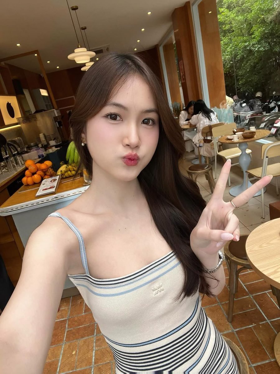 demi2567's tweet photo. สวยแบบเงียบๆ แต่สะเทือนทั้งไทม์ไลน์💘
#สุราษฎร์ธานี #สมุย https://t.co/QjVi5HAyW3