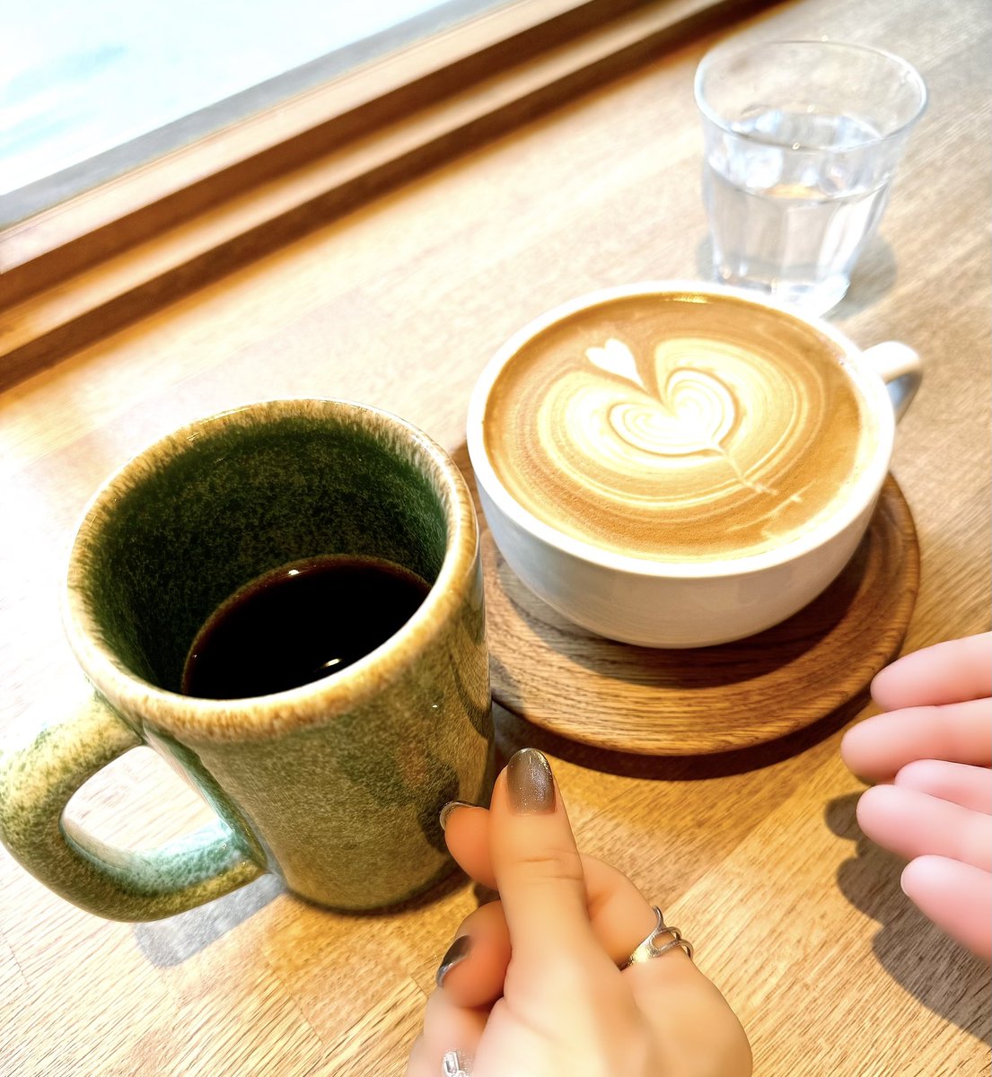 readingradio's tweet photo. 能登麻美子ちゃんとバッタリ会えて
しかもお茶できてしまったしあわせ

会いたいひとに会えて、丁寧に心からの言葉を交わせることの、なんと豊かで尊いことか。子供の頃に思い描いていたようなオトナではない私たちだけれど、だからこそ想像もしていなかった愛おしいものの多さに圧倒される https://t.co/hjxs90CJHb