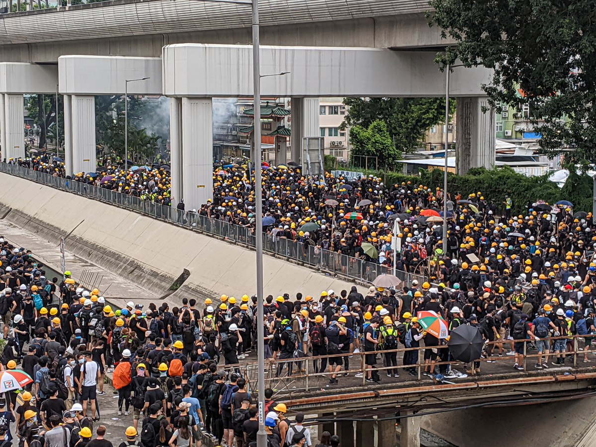hkdc_us's tweet photo. Free HKers retell &amp; assert this history as the CCP-controlled HK gov't is attempting to rewrite every narrative of HK history &amp; impose amnesia on HKers, at the same time as it silences opposing views &amp; imprisons all critics.
Photos from 7/27/19 protest against the attacks. https://t.co/FDhREL3A29