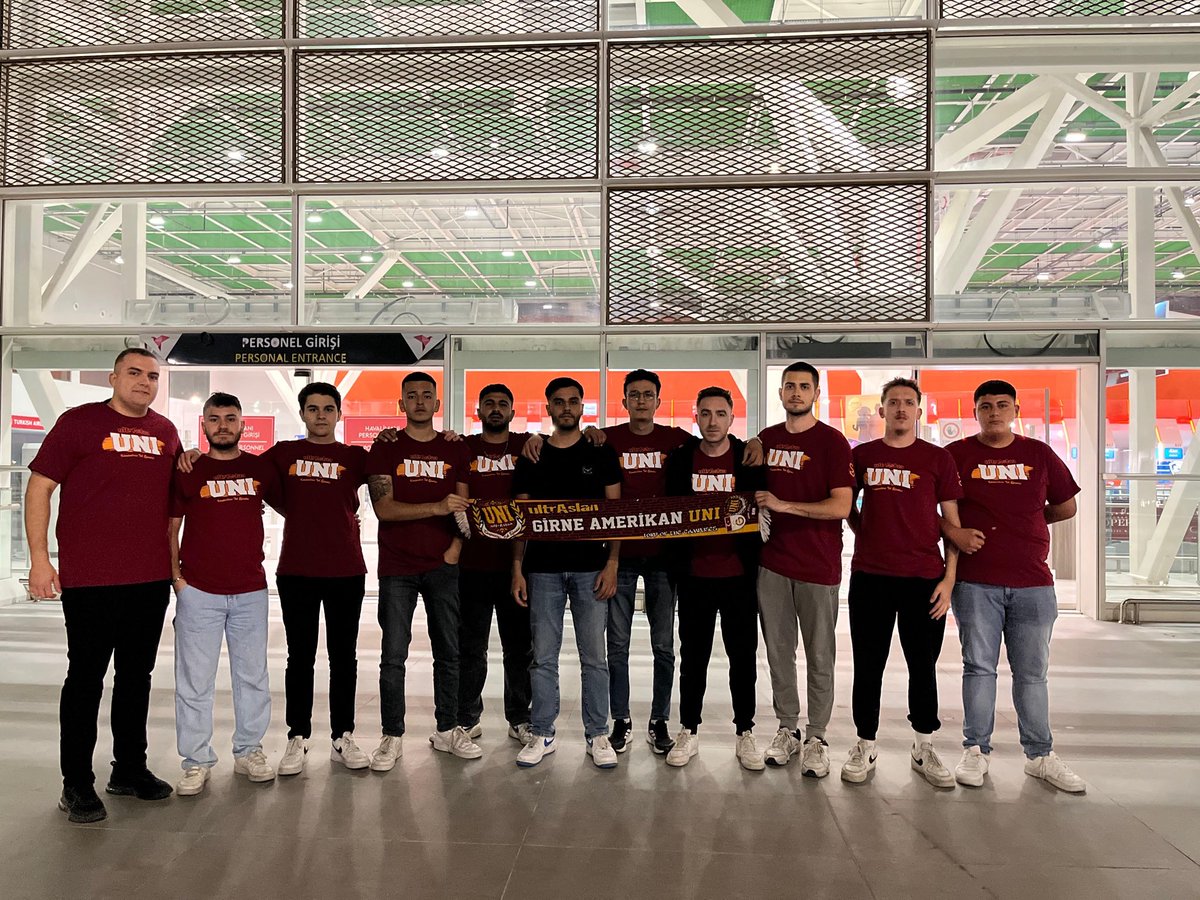 gauluaslanlar's tweet photo. BİZ BİR AİLEYİZ, KENETLENDİKÇE DAHA DA BÜYÜYEN!

2026 YKS sonuçlarının açıklanmasıyla birlikte okulumuzu tercih edecek Galatasaraylı kardeşlerimizi aramızda görmekten mutluluk duyarız.

#ultrAslanUNI https://t.co/UYRbRHplLx