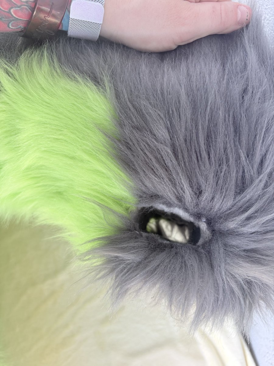 FerretFactory's tweet photo. My tail belt loops are completely hallowed out and reinforced with EVA foam to alleviate some of the pressure being put on the seams. This also makes it super easy to feed the belt through the tail!! https://t.co/kzjGTxDBde