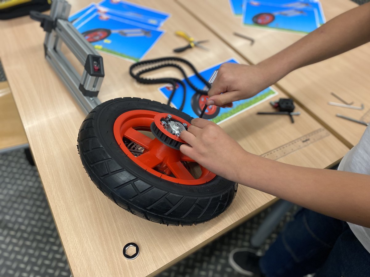 CovTM's tweet photo. Looking for more than a just a holiday club?
Our Kids clubs offer an engineering playground for STEM-curious kids to build, invent and explore with real tools.

🎟️  £22.38 per child
📆 30 July - 21 August 2026
🧒 For ages 7-11

https://t.co/XEIclC2Y9I https://t.co/l1tYmxyLtI