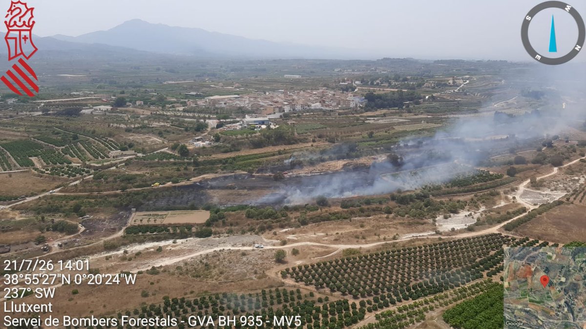 GVA112's tweet photo. (14:30 h) 📷Imatges de l'incendi de vegetació a #Benicolet⤵️ https://t.co/Ny4WsMivJU