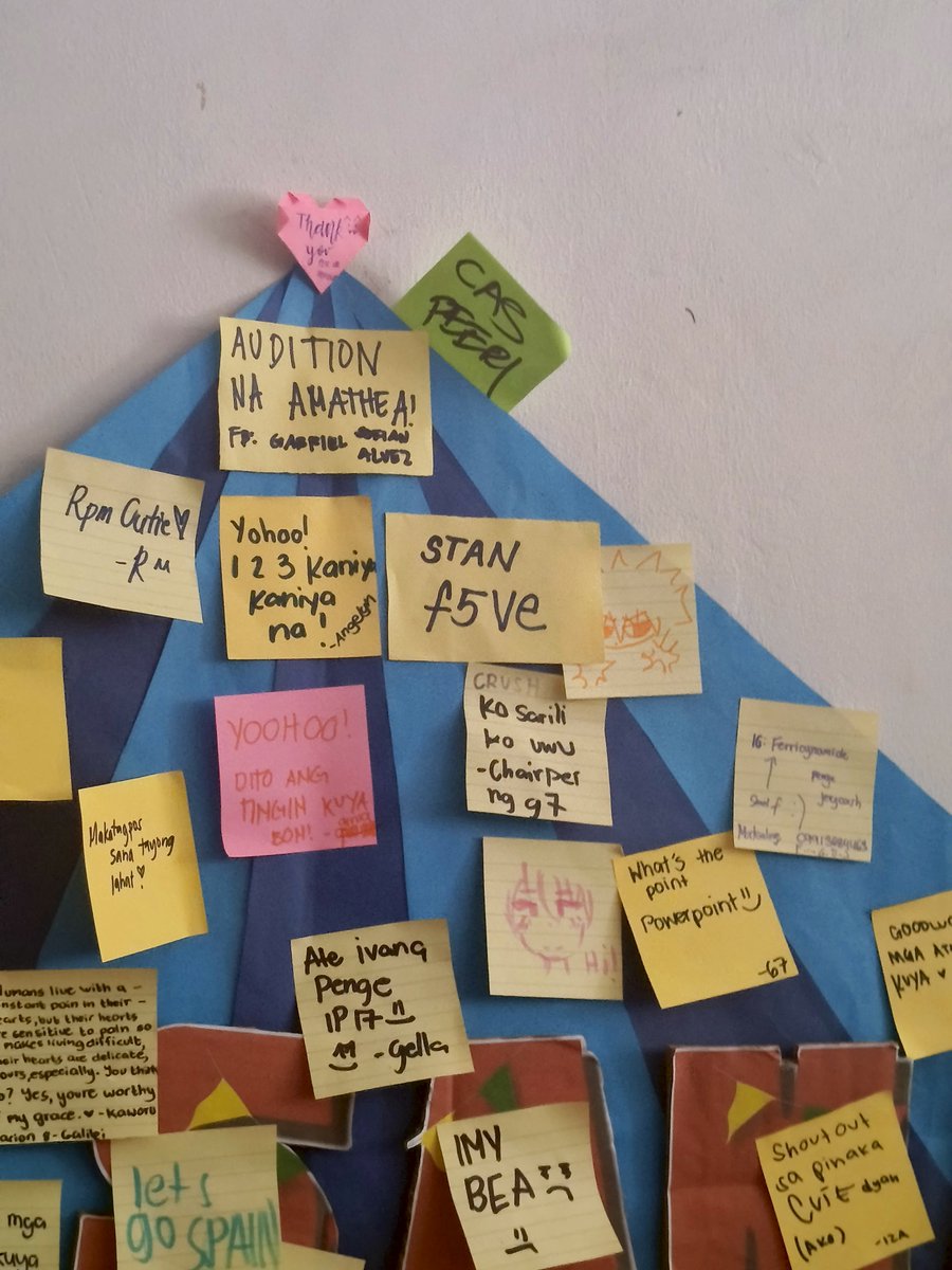 strwbrerii's tweet photo. hey queens i promoted you at school today @f5ve_official 🩷 https://t.co/TRGCeo7hrZ