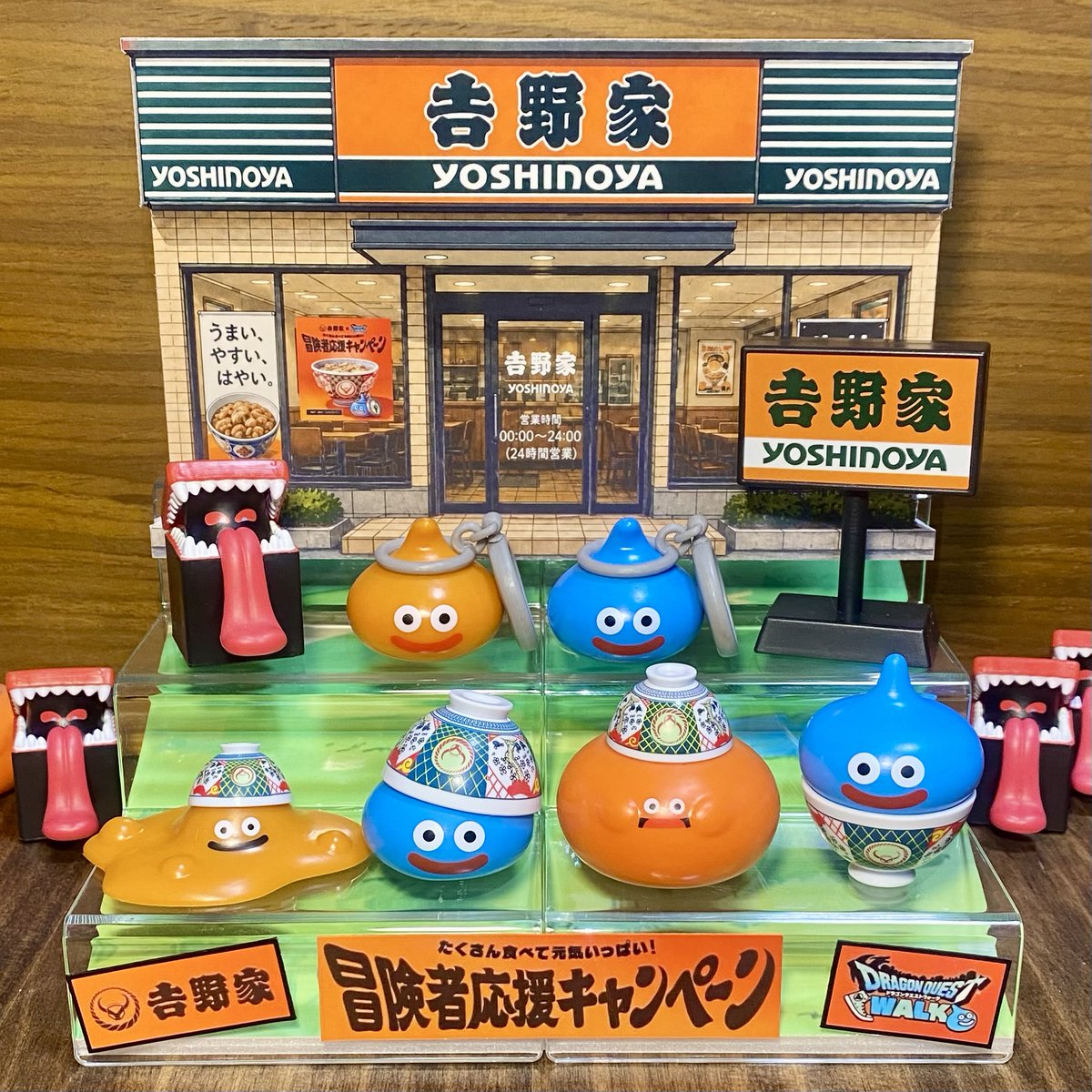 jivutarou's tweet photo. 本日吉野家DQコラボのフィギュアコンプ達成しましたー(*≧∀≦*)

第一弾の立ち上がりが最悪でしたが後半のリカバリーが素晴らしかった！！

コンプ記念のディスプレイ棚を100均素材にて作成してみました♪

満足ですw

#吉野家
#DQ40th
#ドラクエウォーク https://t.co/heHtn137wh