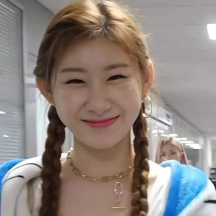 chaerpics's tweet photo. Throwback Wednesday https://t.co/0GF9AQj7SI