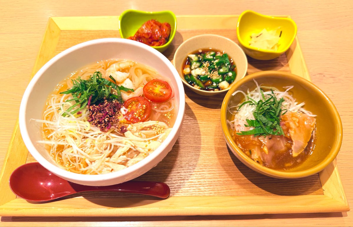 starlight_1410's tweet photo. 外激熱すぎるから
夕食は冷麺にした🧊❄️ https://t.co/4x0KZ8WJa1