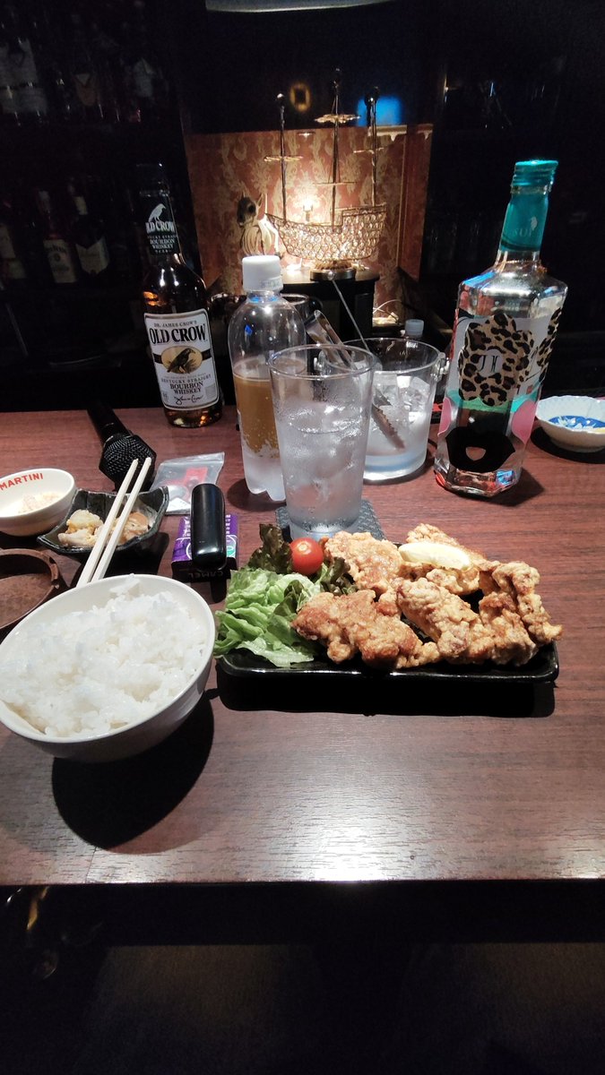 natolun's tweet photo. 初代
から揚げ定食
#BAR_doronjyo
#どろいん https://t.co/Jfx1zA0jWL