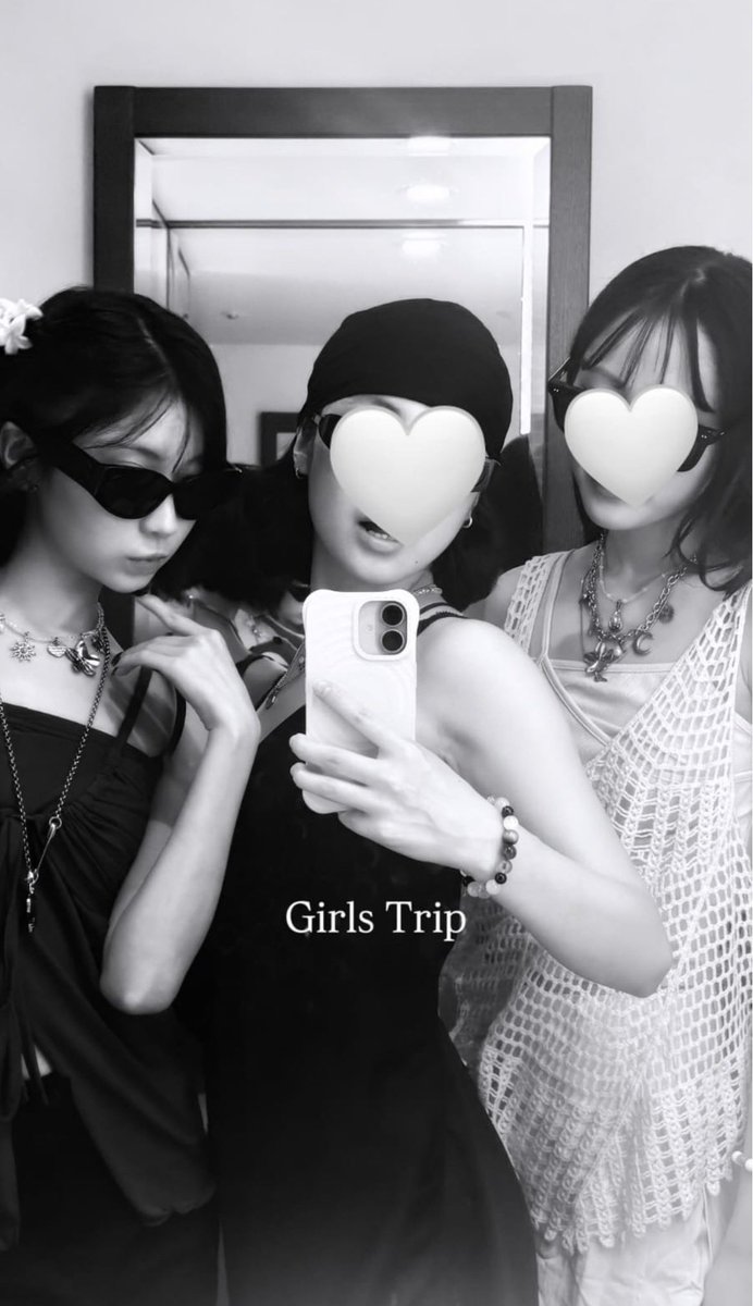picbaemon's tweet photo. ASA was spotted in Japan with her two older sisters on Instagram update 💗 https://t.co/xcjQmw20HN
