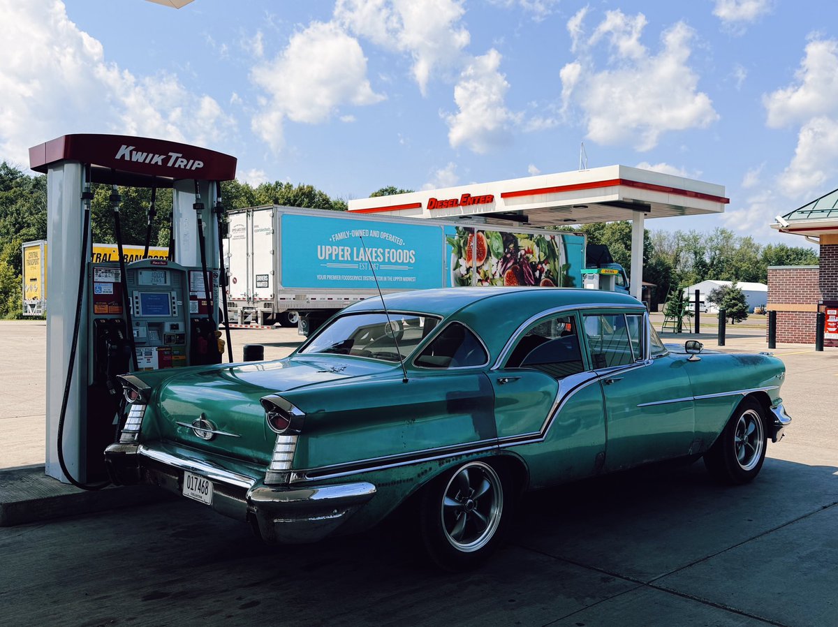 bigseawaterite's tweet photo. midwest summer https://t.co/wBo8hqkvKa