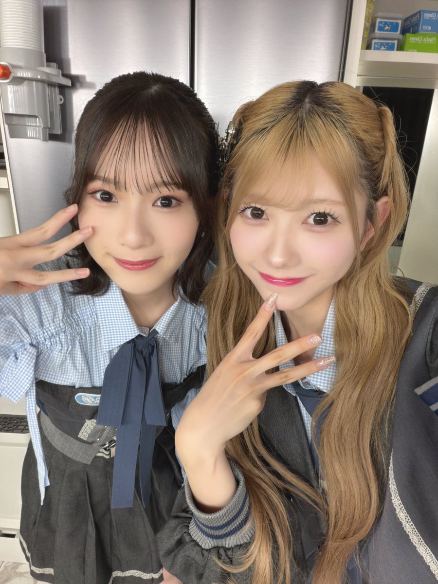 erii_20031027's tweet photo. ここからだ公演
ありがとうございました！✨

今日も大はしゃぎしちゃいました〜！😉
楽しかった！！✨

謎メンで髪の毛もお揃いしたよ！🫶🏻 https://t.co/8RWFSC52UN