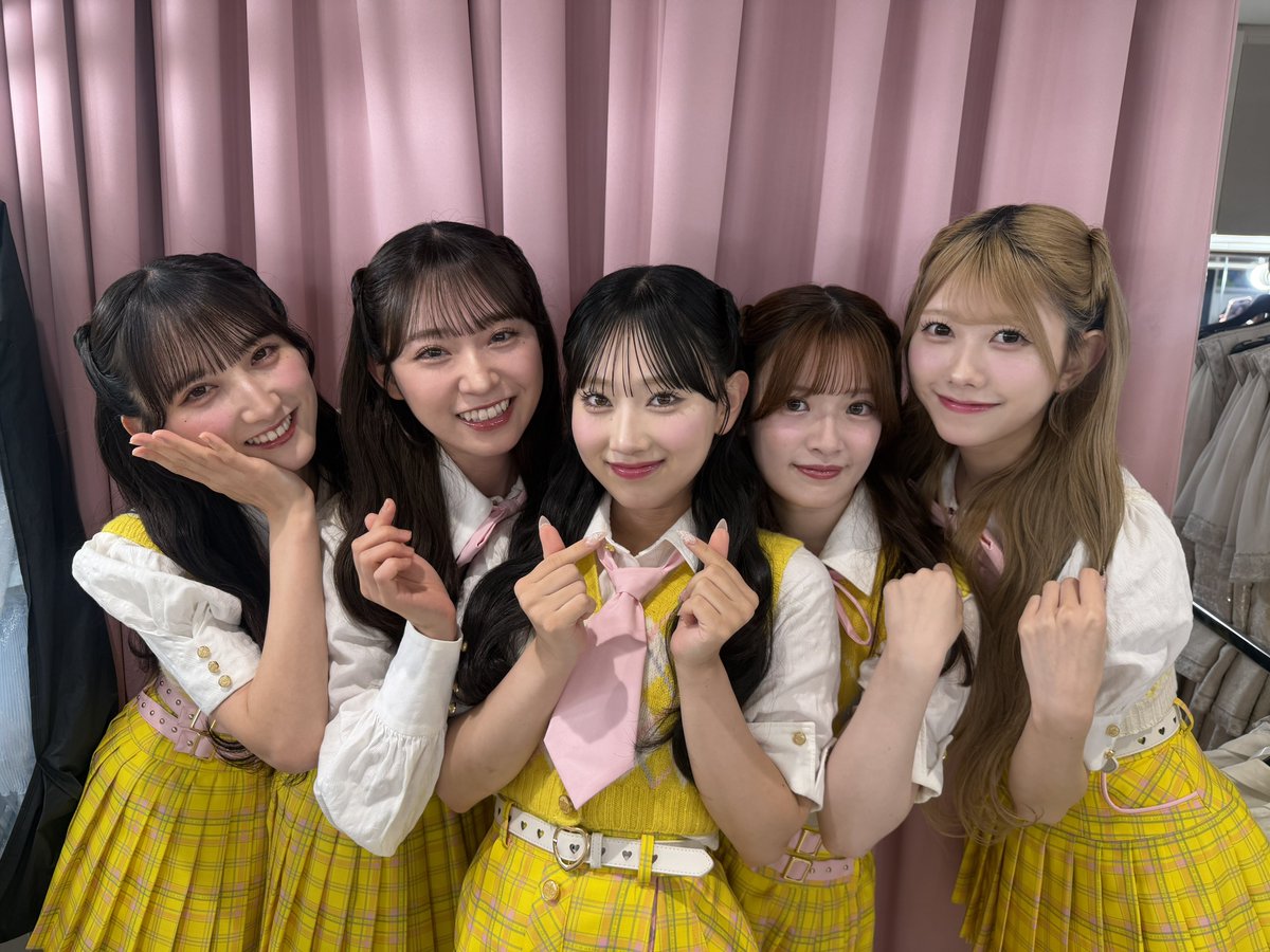 erii_20031027's tweet photo. ここからだ公演
ありがとうございました！✨

今日も大はしゃぎしちゃいました〜！😉
楽しかった！！✨

謎メンで髪の毛もお揃いしたよ！🫶🏻 https://t.co/8RWFSC52UN