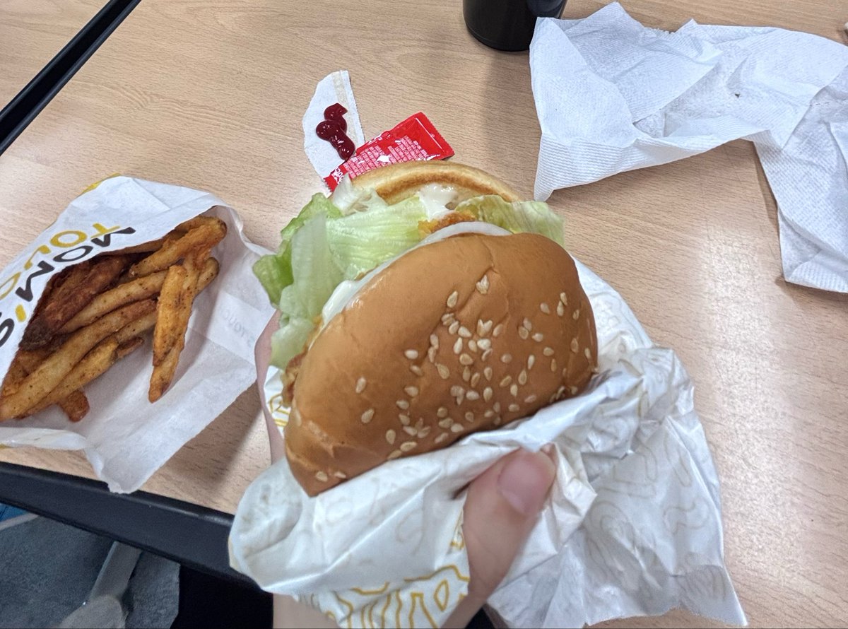 bclgx9's tweet photo. 친구랑 자체야자✌️✌️ https://t.co/h3IJEWLMzG