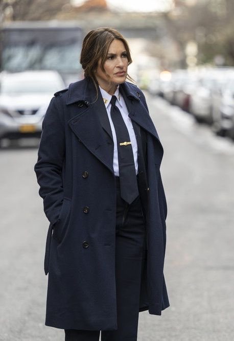 motherhahnsnose's tweet photo. good morning captain benson in uniform https://t.co/sQVkpCRiMc