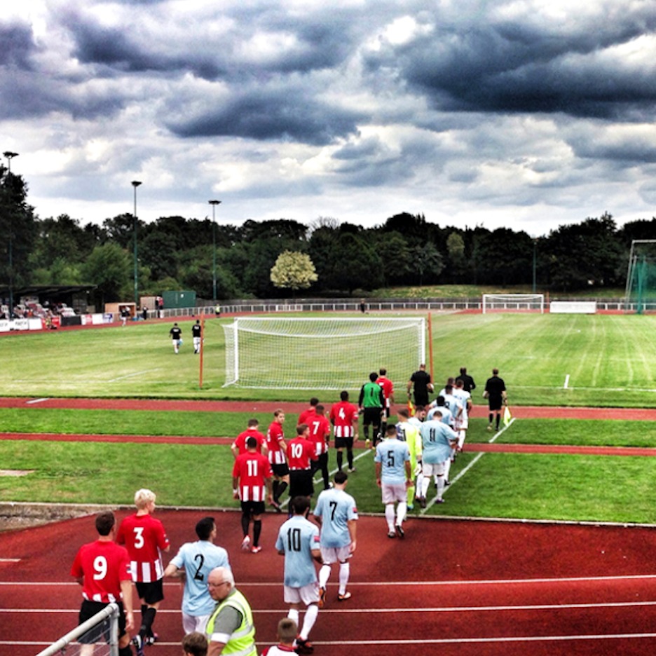 NL_Enterprise's tweet photo. Using their home as a weapon! 🏡

He knows many have had a pop at Bridge Avenue after @HornchurchFC won promotion 

But Daryl McMahon says 'we are what we are' - and the Urchins are proud of it!