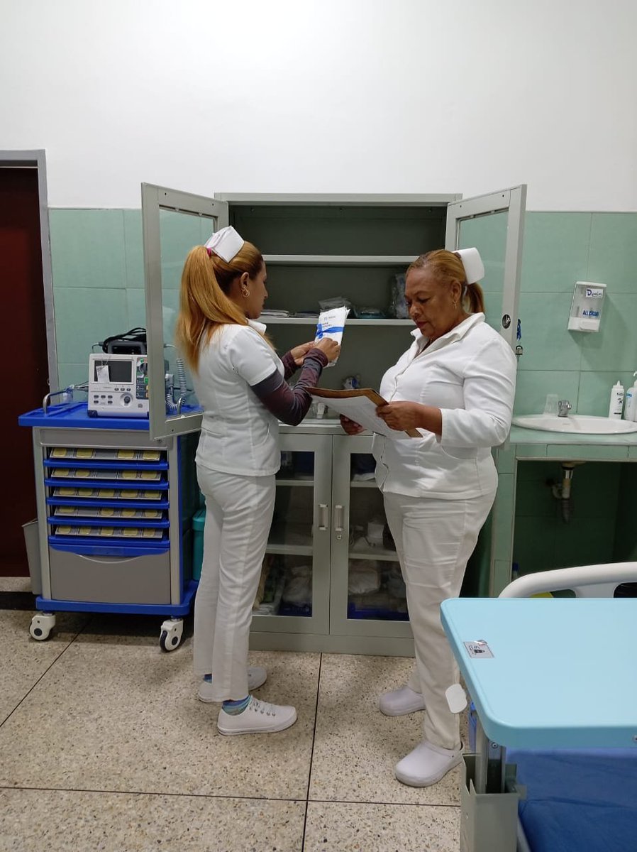 Bmcbarinas's tweet photo. Brigada Médica Cubana 
Centro Diagnósgico Integral
Don Evelio Ramón Izarra Izarra 

Entrega y recibo de turno de enfermería 

#CubaCoopera
#CubaPorLaVida
#LaPatriaSeDefiende https://t.co/KtaTl7nhxE