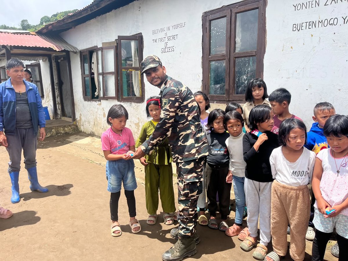 67BnSSB_INDIA's tweet photo. स्वतंत्रता दिवस–2026 के उपलक्ष्य में 67 वाहिनी, सशस्त्र सीमा बल, लुंगला के कार्यक्षेत्र में विद्यार्थियों हेतु पेंटिंग एवं निबंध प्रतियोगिता आयोजित की गई। कार्यक्रम का उद्देश्य विद्यार्थियों में देशभक्ति एवं राष्ट्रीय एकता की भावना का विकास करना हैं।
#ssb https://t.co/ted2buTb2N
