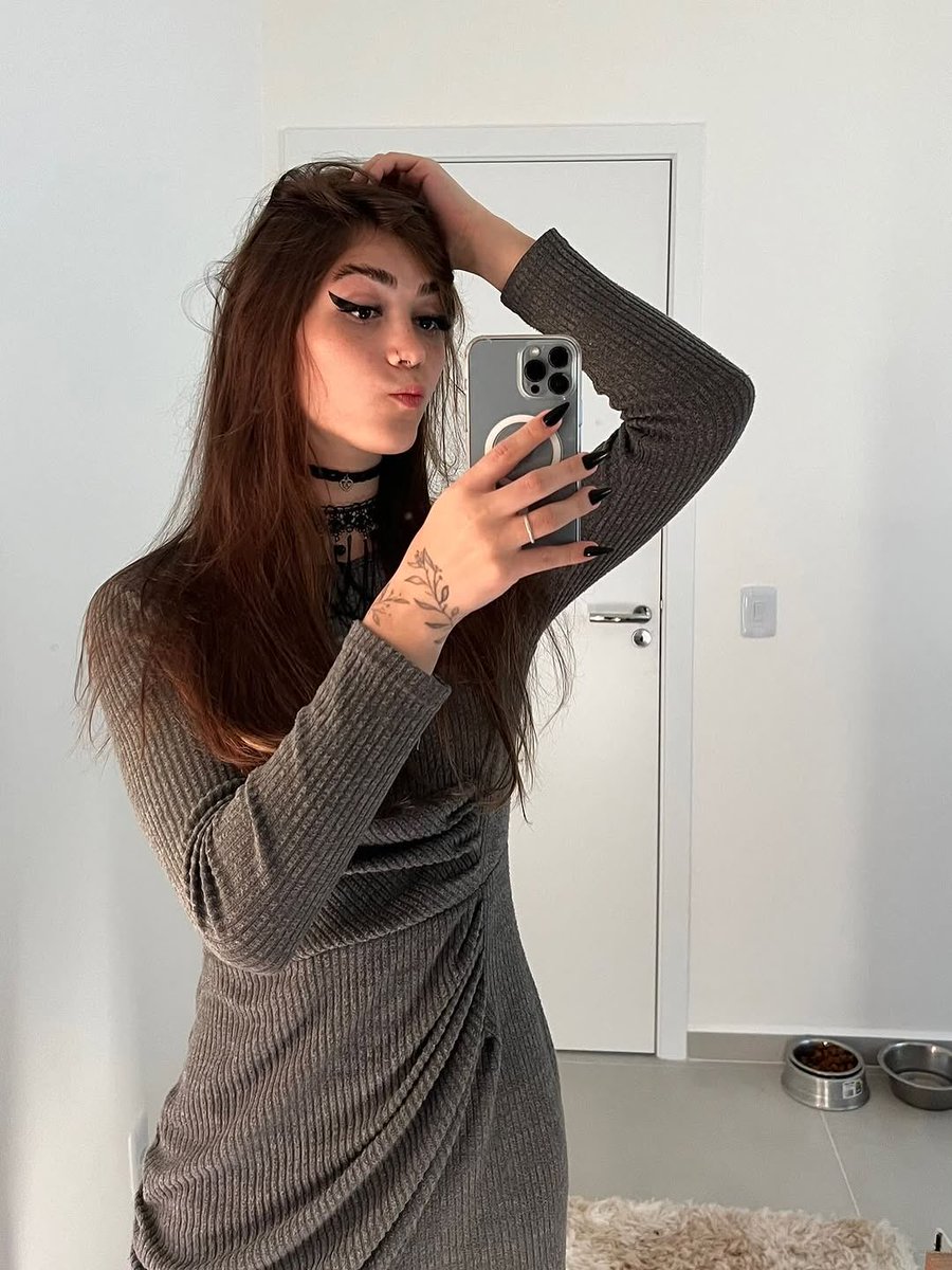 AfroditeAdams's tweet photo. Confidence looks different on everyone. I’m learning to love myself more every day. 💖✨ #TransGirl #TransIsBeautiful https://t.co/371jfV6lqL