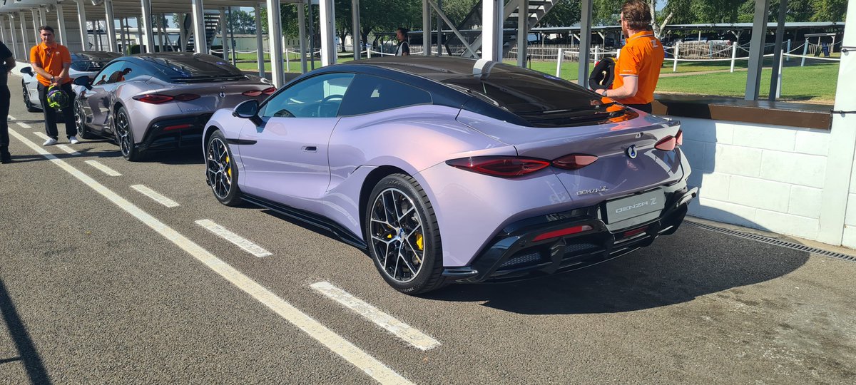 MttRbnsn's tweet photo. Keep meaning to say, the other week I had a go in some new #Denza products - including the 1,605hp (it's 1,604.8hp, so some list it as 1,604hp, but what's one horsepower between friends, eh?) #Z sports car and the #Bao5 4x4.
Reviews on https://t.co/DBRVU4yNL8 and #Autotrader. https://t.co/DOaiGQ0ykv
