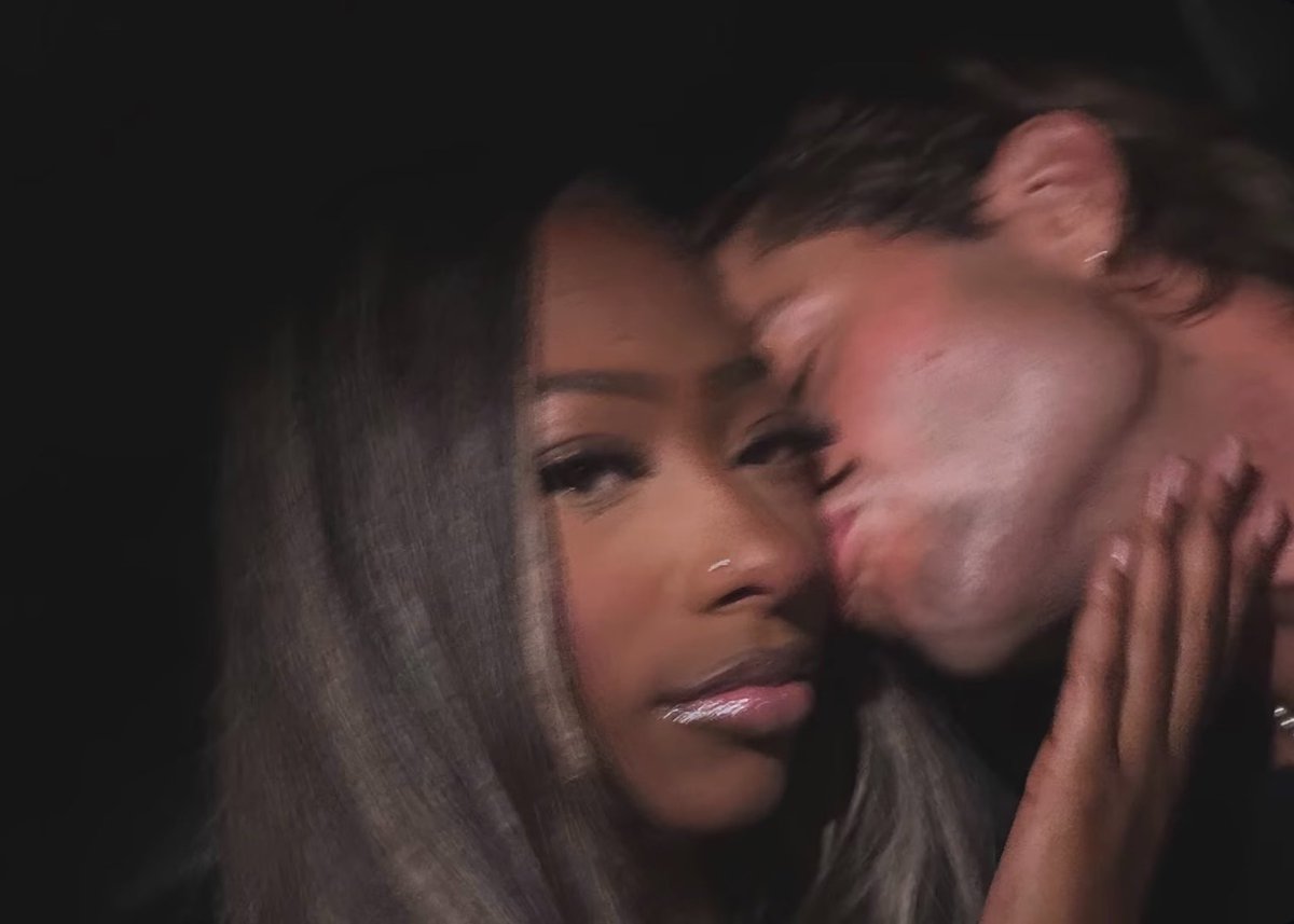 taysinfiniti's tweet photo. so bf gf so tumblr https://t.co/4sRQqxDB0t
