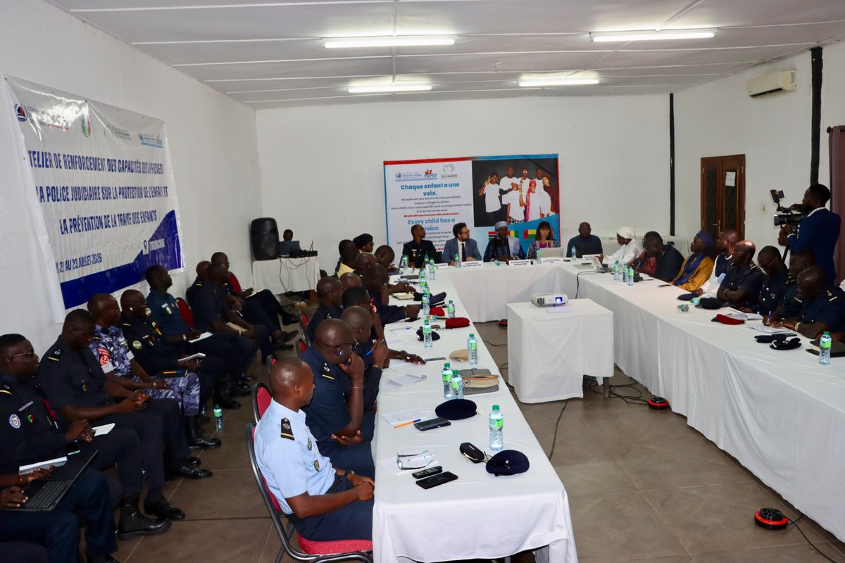 ONU_Droits_BRAO's tweet photo. Ouverture de 3 jours de formation à Ziguinchor pour 40 #OPJ de Kolda, Sédhiou, Tambacounda, Kédougou, Ziguinchor, sur la protection des droits des enfants et les techniques d’audition adaptées aux enfants
Une initiative du #HCDH_BRAO et de @csdhofficiel dans le cadre du #PAPEV https://t.co/bBSRcrfh2F