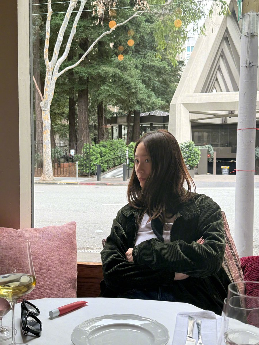 znvmaee's tweet photo. 민낯이라더좋은거뭔지알지 https://t.co/4VeAI7NIih