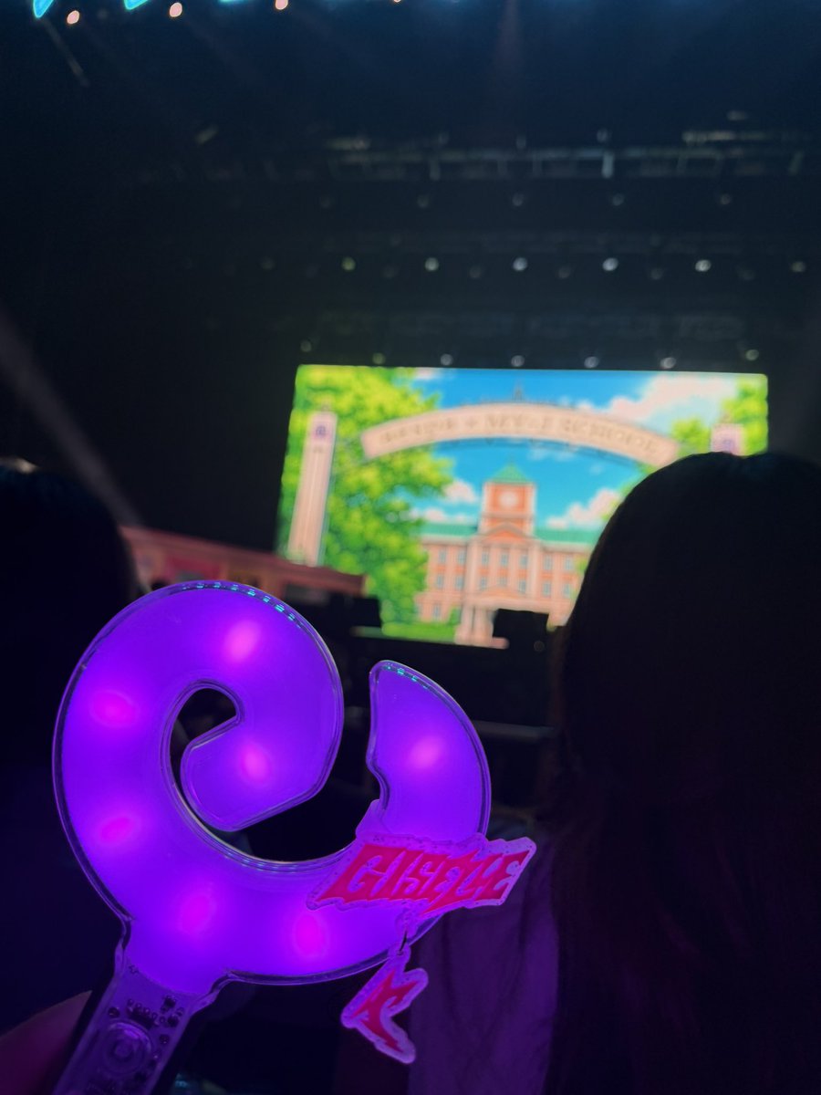 aespa_toku02's tweet photo. ファンミ2日間ありがとうございました！
みんな初めてでも優しい方ばかりでめちゃくちゃ楽しかったです！！！
こんな人見知りでも仲良くなれて良かった笑笑
次はスローガン大量作成してくので、好きな写真を送りつけてください😊
また会いましょう！！！！！！
 #aespa  #エスパ  #ファンミ #MY https://t.co/uVNuVYj0ii