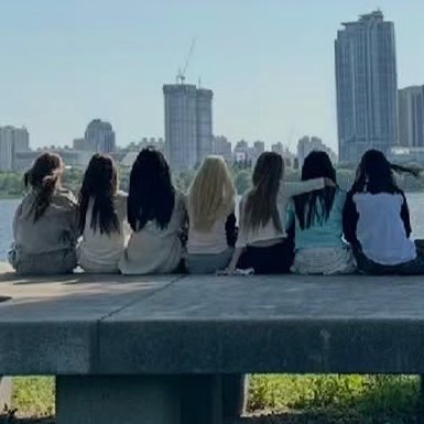 tuidhee's tweet photo. seohee gotta be the center or leader like https://t.co/toHg155bBr
