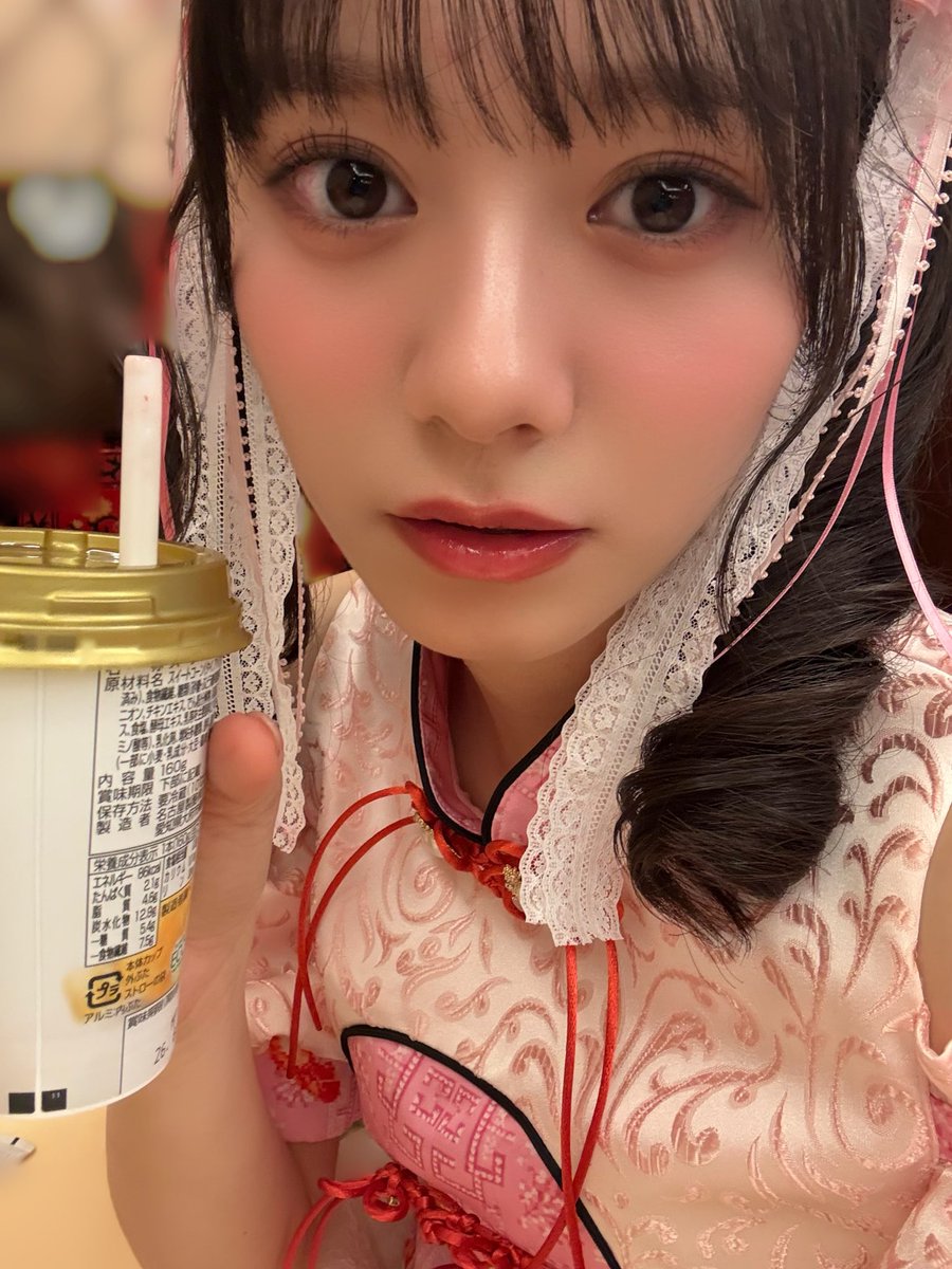 yuna_nakamura17's tweet photo. 持っているのは冷たいコーンスープ https://t.co/tojInwF2wO