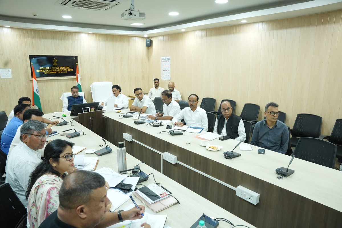 TheAshokSinghal's tweet photo. In view of the raging flood situation, reviewed our healthcare response in Jorhat, Sivasagar, Golaghat, Dibrugarh and Charaideo districts in a virtual meeting with district administrations and Health Department officials.

Issued priority directions to concerned officials to :
✅Ensure uninterrupted healthcare services in flood-affected areas;
✅Conduct regular health camps in relief camps;
✅Maintain adequate stocks of essential medicines;
✅Intensify door-to-door health screening in affected villages;
✅Undertake post-flood fogging to prevent mosquito-borne diseases;
✅Strengthen preventive measures against diarrhoeal diseases.