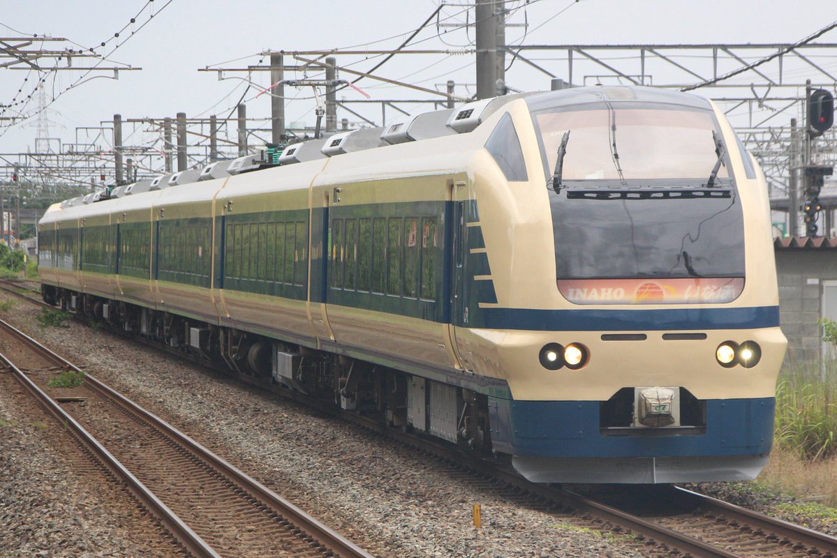 Iwashi1030221's tweet photo. 新潟市内で撮影したE653系の色々な塗装①
H202編成 上沼垂色
K70編成 国鉄特急色
U101編成 583系色
K71編成 水色フレッシュひたち色
E653系はカラーバリエーションが増えましたね。 https://t.co/CrUFUyi4WL