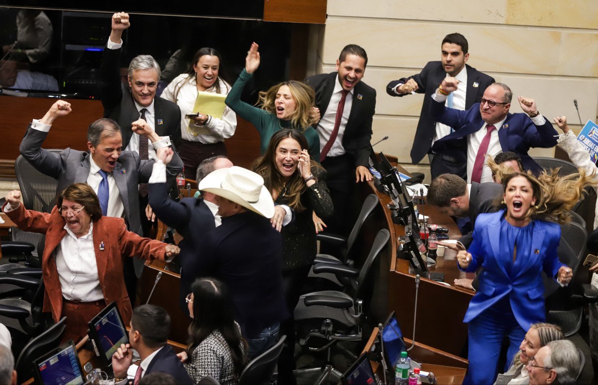 Arturo__Ramos's tweet photo. No peleen por política: defiendan sus ideas, eso sí, con determinación y argumentos, sin agredir al amigo, al familiar o al vecino. https://t.co/UPBTtWJEoX