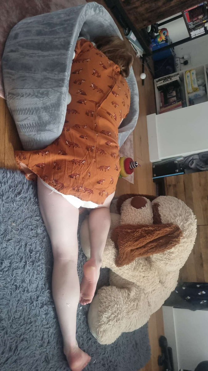 boltpupboy's tweet photo. Baby time 
Today my baby decided she knew best. Mommy wanted onsie time, but apparently she had other plans. She decided to have a tantrum.  1/4 https://t.co/cU9DMHcX2J