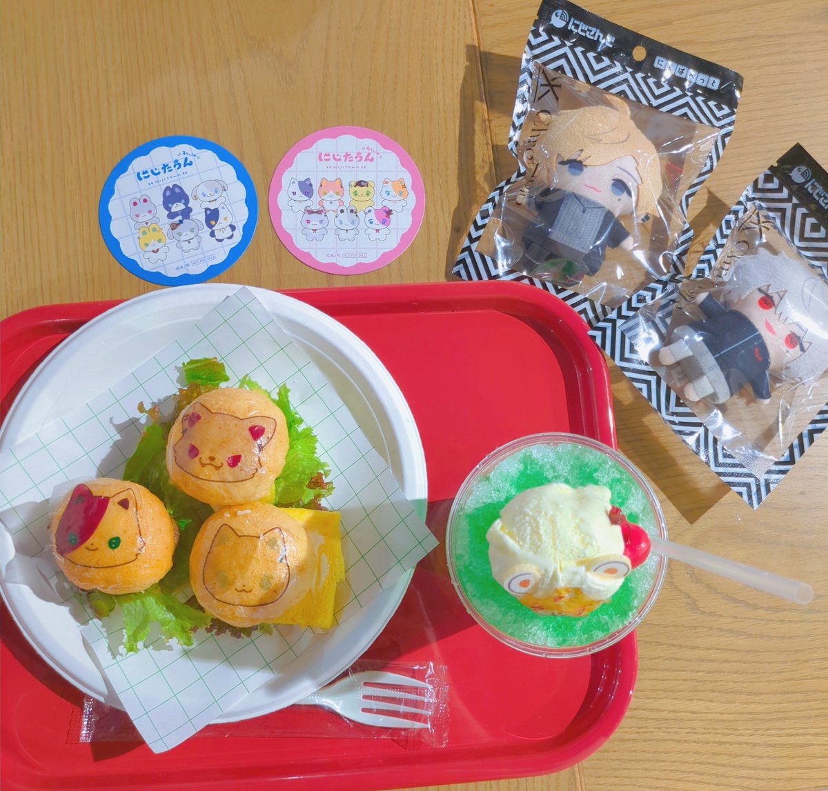 noooos_s's tweet photo. 香水好きすぎてまた作ってきた🌸
そしてにじたうんカフェ☕*°
おいしかったーっ！！！！ https://t.co/KFK0Em4u2t