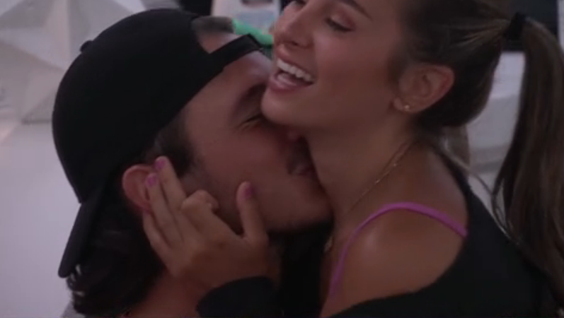 rbbq's tweet photo. Things You "Need To Know" - Day 14 #BB28

1. Devens saves Lyric with the Power of Veto
2. Devens nominates Rome as the replacement
3. Yash proposes an alliance of Barrett/Devens/Drew/Yash
4. Lyric/Rome are back to making out and saying "I love you" (their fake breakup has ended)
5. Barrett/Drew discuss going to the end together. They trust Devens but can't let him get to the end
6. Angela's continues to worry about Drew
7. Jason thinks he can survive a vote against Melody

Eviction Scenarios: (as of now)
Jason vs. Melody: Jason Evicted
Jason vs. Rome: Rome Evicted
Melody vs. Rome: Rome Evicted