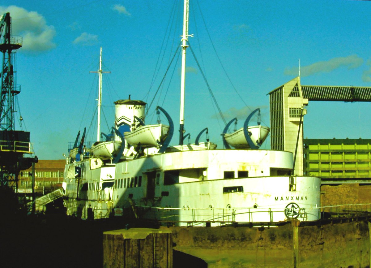 GeoffreyWatson2's tweet photo. Manxman - Hull 14/2/97.
Built 1955.
#ferry #isleofman #marinephotographer #maritimehistory #daysgoneby #passengers #ukshipbuilding #hull #humber #shipyard #drydock https://t.co/pumaHfvvSh