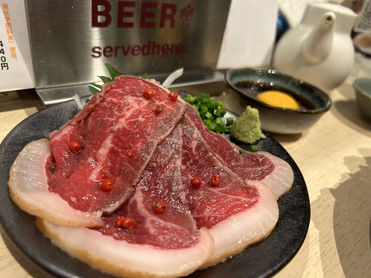 ruka3984's tweet photo. 北海道を堪能しております！！
牡蠣食べ比べクリーミーで全部うまい！
肉刺しも美味すぎ！！ https://t.co/WwQ0cn456m
