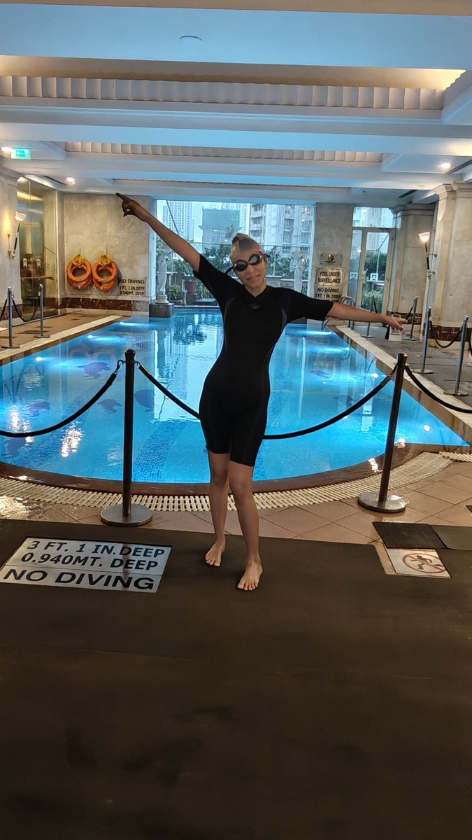 praishikakumar's tweet photo. Ab swimmer hu to swimmer wala pose to banta hai ❤️ 

#praishikakumar
#swimmer #luxurylife #fitness #mumbai https://t.co/p2kYajszKV